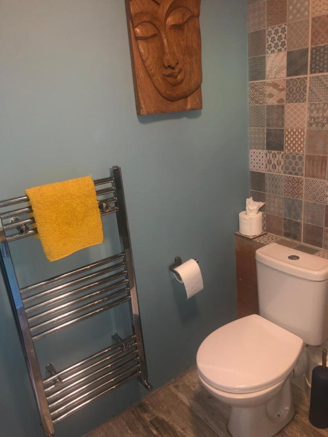 킨세일 The Welcome Snug B&B 외부 사진